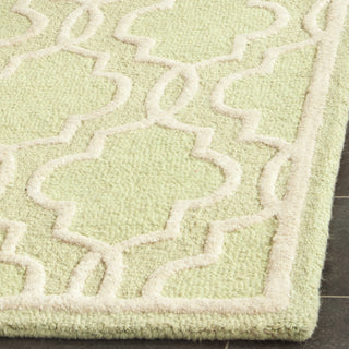 Safavieh Cambridge 131 Light Green/Ivory Area Rug Detail