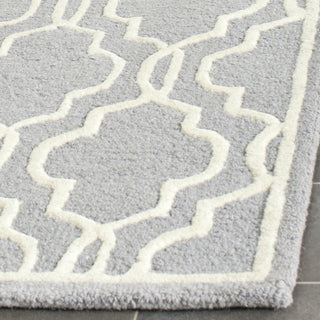 Safavieh Cambridge 131 Silver/Ivory Area Rug Detail