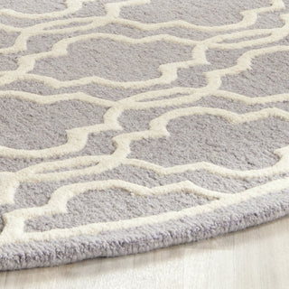 Safavieh Cambridge 131 Silver/Ivory Area Rug Detail