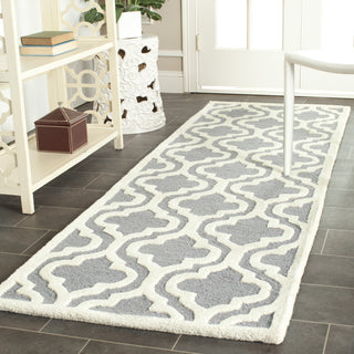 Safavieh Cambridge 132 Silver/Ivory Area Rug Room Scene