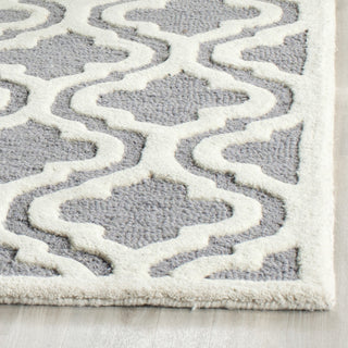 Safavieh Cambridge 132 Silver/Ivory Area Rug Detail