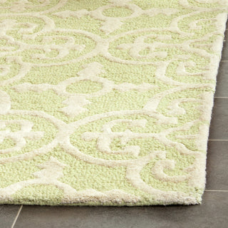 Safavieh Cambridge 133 Light Green/Ivory Area Rug Detail