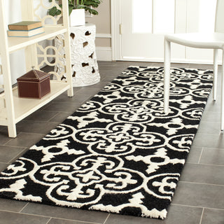 Safavieh Cambridge 133 Black/Ivory Area Rug Room Scene