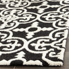 Safavieh Cambridge 133 Black/Ivory Area Rug Detail