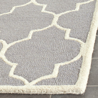 Safavieh Cambridge 134 Silver/Ivory Area Rug Detail