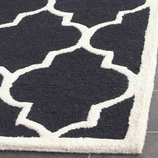 Safavieh Cambridge 134 Black/Ivory Area Rug Detail