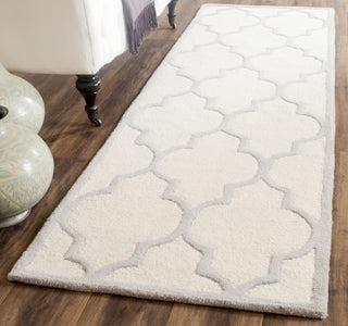 Safavieh Cambridge 134 Ivory/Silver Area Rug Room Scene