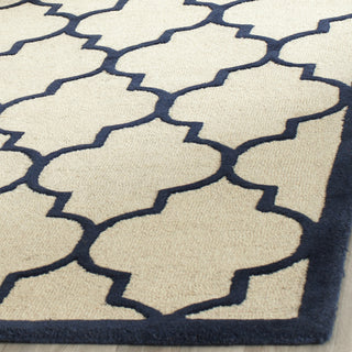 Safavieh Cambridge 134 Ivory/Navy Area Rug Detail