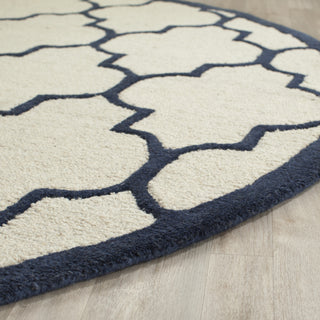 Safavieh Cambridge 134 Ivory/Navy Area Rug Detail