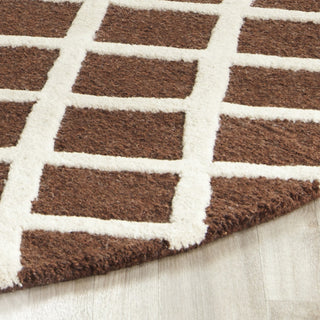 Safavieh Cambridge 135 Dark Brown/Ivory Area Rug Detail