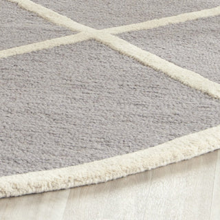 Safavieh Cambridge 136 Silver/Ivory Area Rug Detail