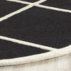Safavieh Cambridge 136 Black/Ivory Area Rug Detail