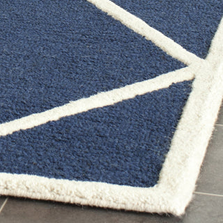 Safavieh Cambridge 136 Navy/Ivory Area Rug Detail