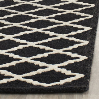 Safavieh Cambridge 137 Black/Ivory Area Rug Detail