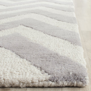 Safavieh Cambridge 139 Silver/Ivory Area Rug Detail