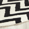 Safavieh Cambridge 139 Black/Ivory Area Rug Detail