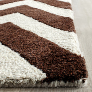 Safavieh Cambridge 139 Dark Brown/Ivory Area Rug Detail