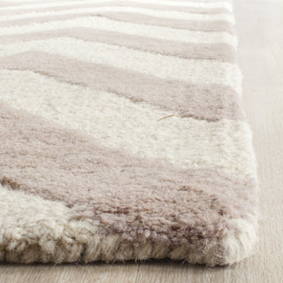 Safavieh Cambridge 139 Beige/Ivory Area Rug Detail