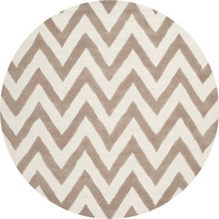 Safavieh Cambridge 139 Beige/Ivory Area Rug Round