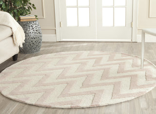 Safavieh Cambridge 139 Light Pink/Ivory Area Rug Room Scene