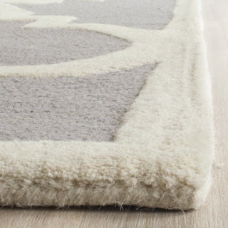 Safavieh Cambridge 140 Silver/Ivory Area Rug Detail