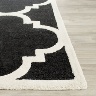 Safavieh Cambridge 140 Black/Ivory Area Rug Detail