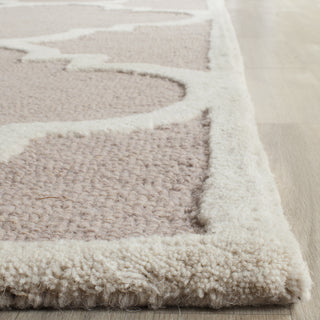 Safavieh Cambridge 140 Beige/Ivory Area Rug Detail