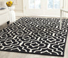 Safavieh Cambridge 141 Black/Ivory Area Rug Room Scene Feature