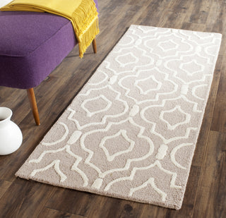 Safavieh Cambridge 141 Beige/Ivory Area Rug Room Scene