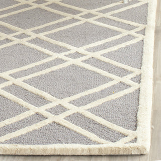 Safavieh Cambridge 142 Silver/Ivory Area Rug Detail