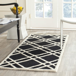 Safavieh Cambridge 142 Black/Ivory Area Rug Room Scene