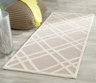 Safavieh Cambridge 142 Beige/Ivory Area Rug Room Scene