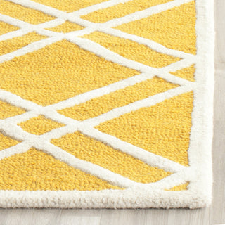 Safavieh Cambridge 142 Gold/Ivory Area Rug Detail