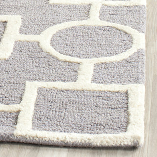 Safavieh Cambridge 143 Silver/Ivory Area Rug Detail