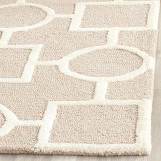 Safavieh Cambridge 143 Beige/Ivory Area Rug Detail