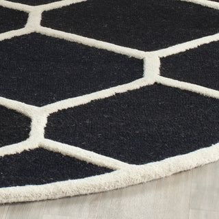 Safavieh Cambridge 144 Black/Ivory Area Rug Detail