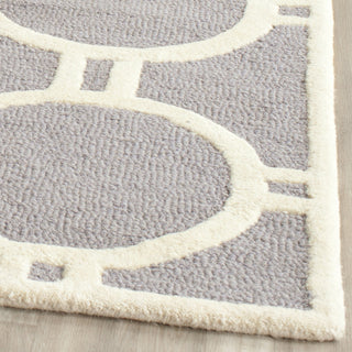 Safavieh Cambridge 145 Silver/Ivory Area Rug Detail