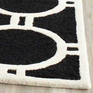 Safavieh Cambridge 145 Black/Ivory Area Rug Detail