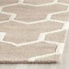 Safavieh Cambridge 146 Beige/Ivory Area Rug Detail