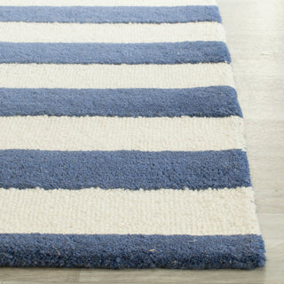 Safavieh Cambridge 154 Navy/Ivory Area Rug Detail