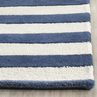 Safavieh Cambridge 154 Navy/Ivory Area Rug Detail