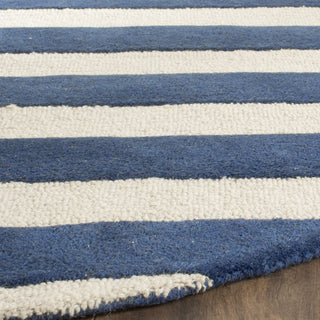 Safavieh Cambridge 154 Navy/Ivory Area Rug Detail