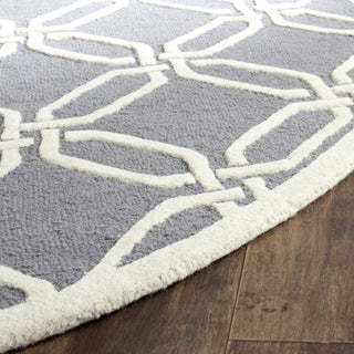 Safavieh Cambridge 311 Dark Grey/Ivory Area Rug Detail