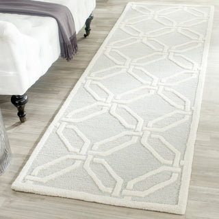 Safavieh Cambridge 311 Light Grey/Ivory Area Rug Room Scene Feature