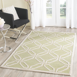 Safavieh Cambridge 311 Lime/Ivory Area Rug Room Scene Feature