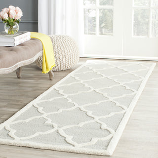 Safavieh Cambridge 312 Light Grey/Ivory Area Rug Room Scene Feature