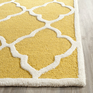 Safavieh Cambridge 312 Gold/Ivory Area Rug Detail