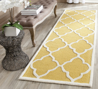 Safavieh Cambridge 312 Gold/Ivory Area Rug Room Scene Feature