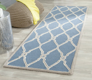 Safavieh Cambridge 352 Navy/Ivory Area Rug Room Scene Feature