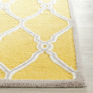 Safavieh Cambridge 352 Gold/Ivory Area Rug Detail